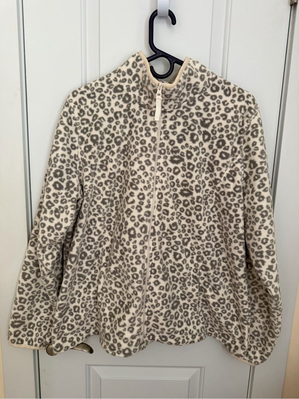 made for life Cream and Gray Leopard Print Fleece Jacket